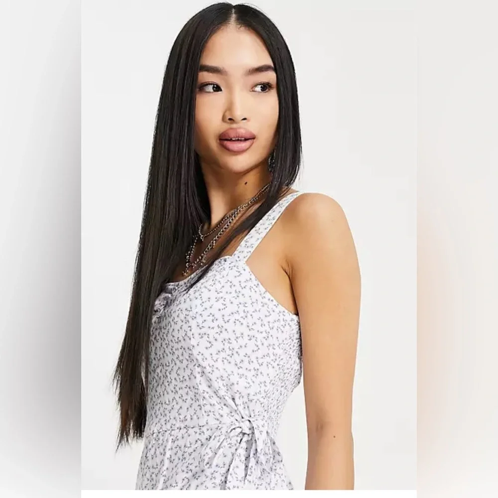 Hollister Floral Print Wrap Front Romper in White/Purple, NWT, Size S